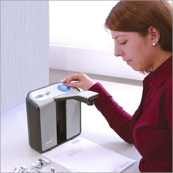 Photo of the Optelec Clearreader Reading System